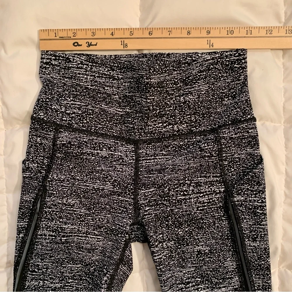 Lululemon Pace Perfect 7/8 Tight 25” Leggings 4 Air Time White Black Activewear